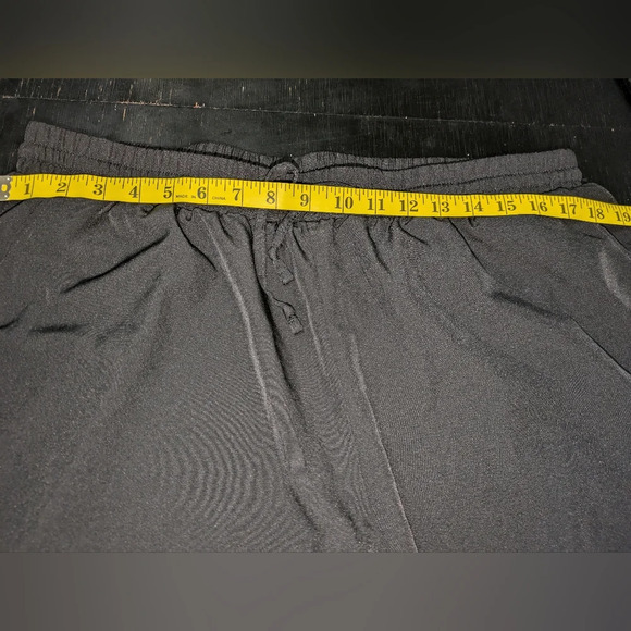 Shein Curve Women's Plus Size Baggy Lightweight Black Capri Size 3XL. EUC - Picture 3 of 8